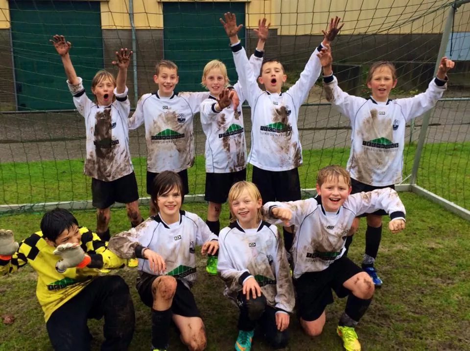 KMD E naar 1/4 finales ADO Netwerktoernooi