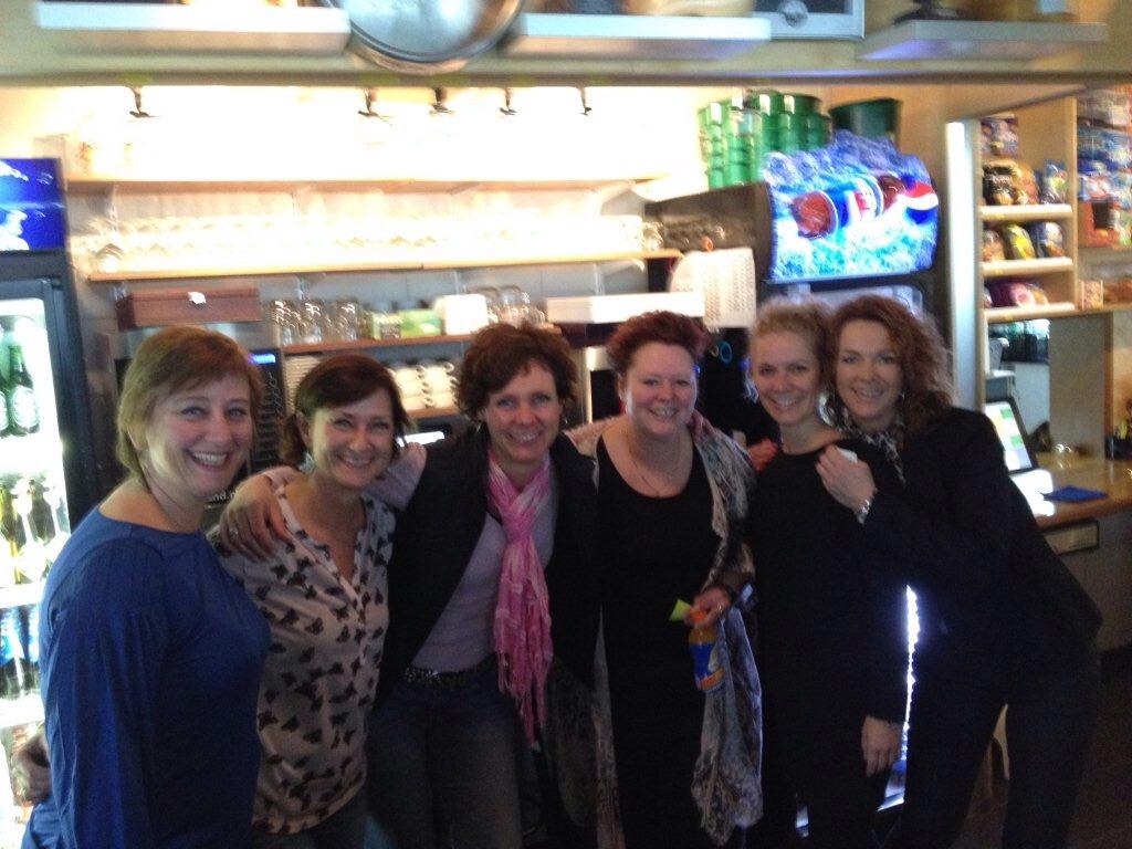 De bardames van zaterdag 28 maart.