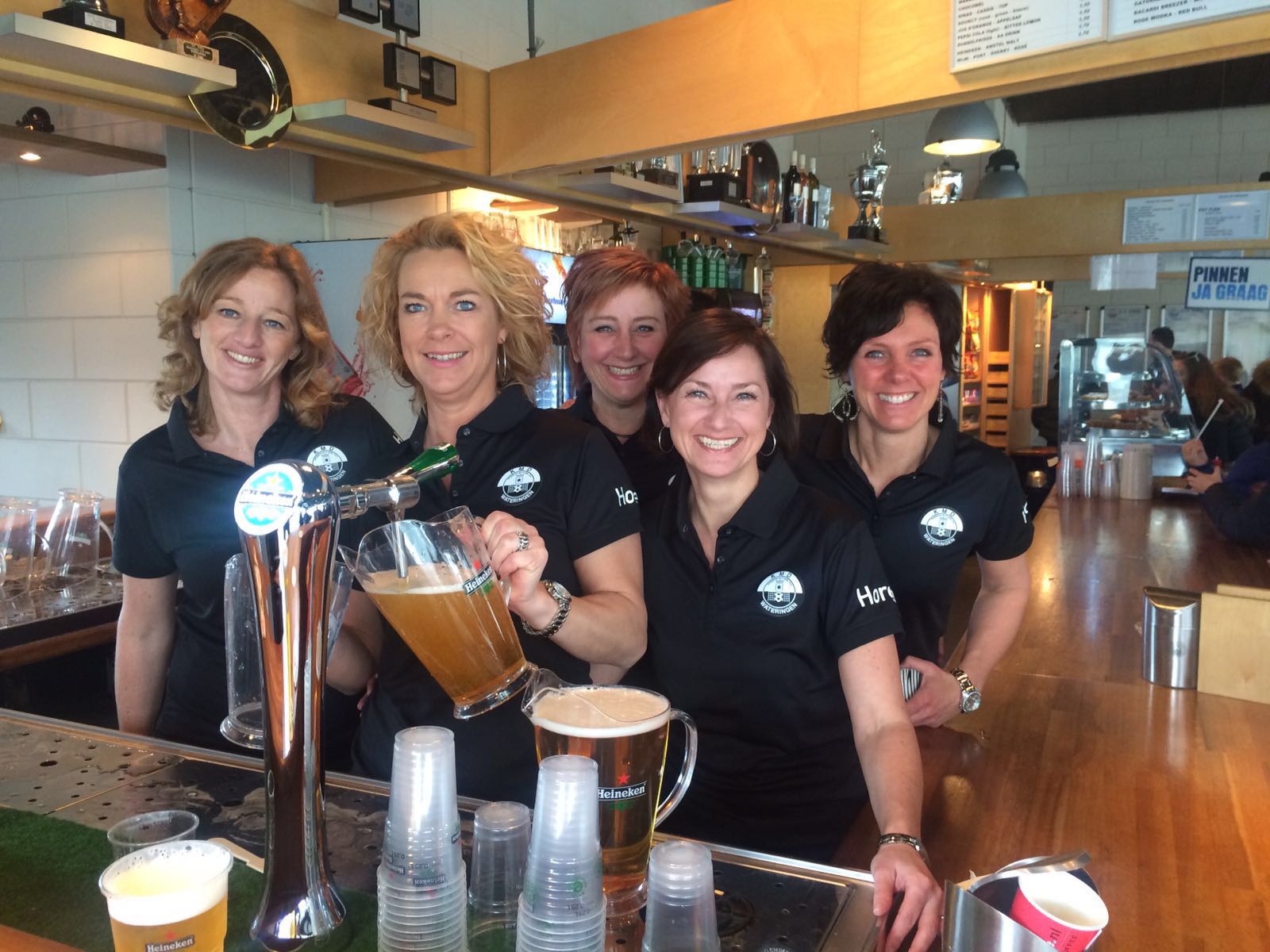 Barvrijwilligers in het nieuw