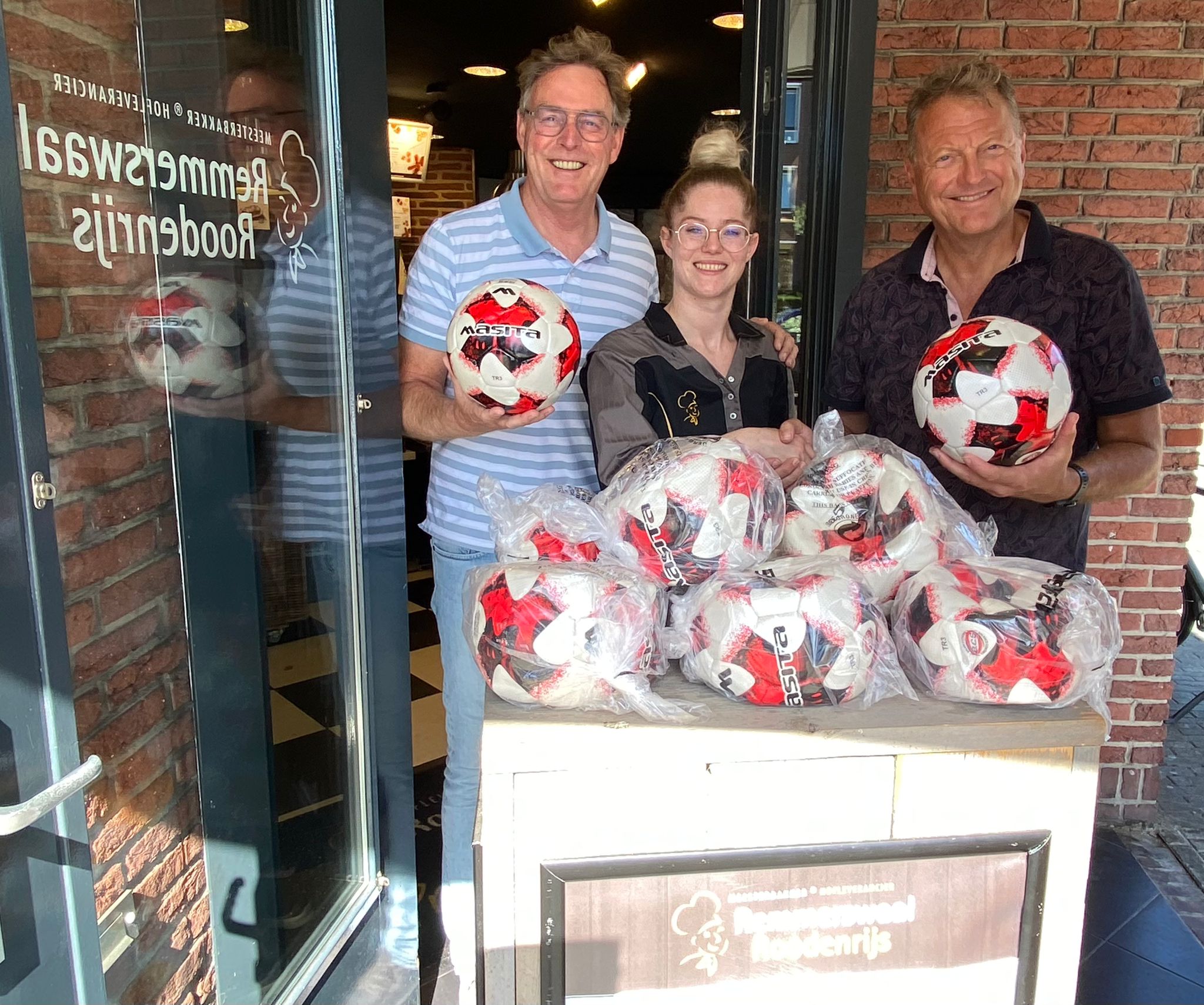 Meesterbakker Remmerswaal Roodenrijs sponsort Jeugd sv KMD