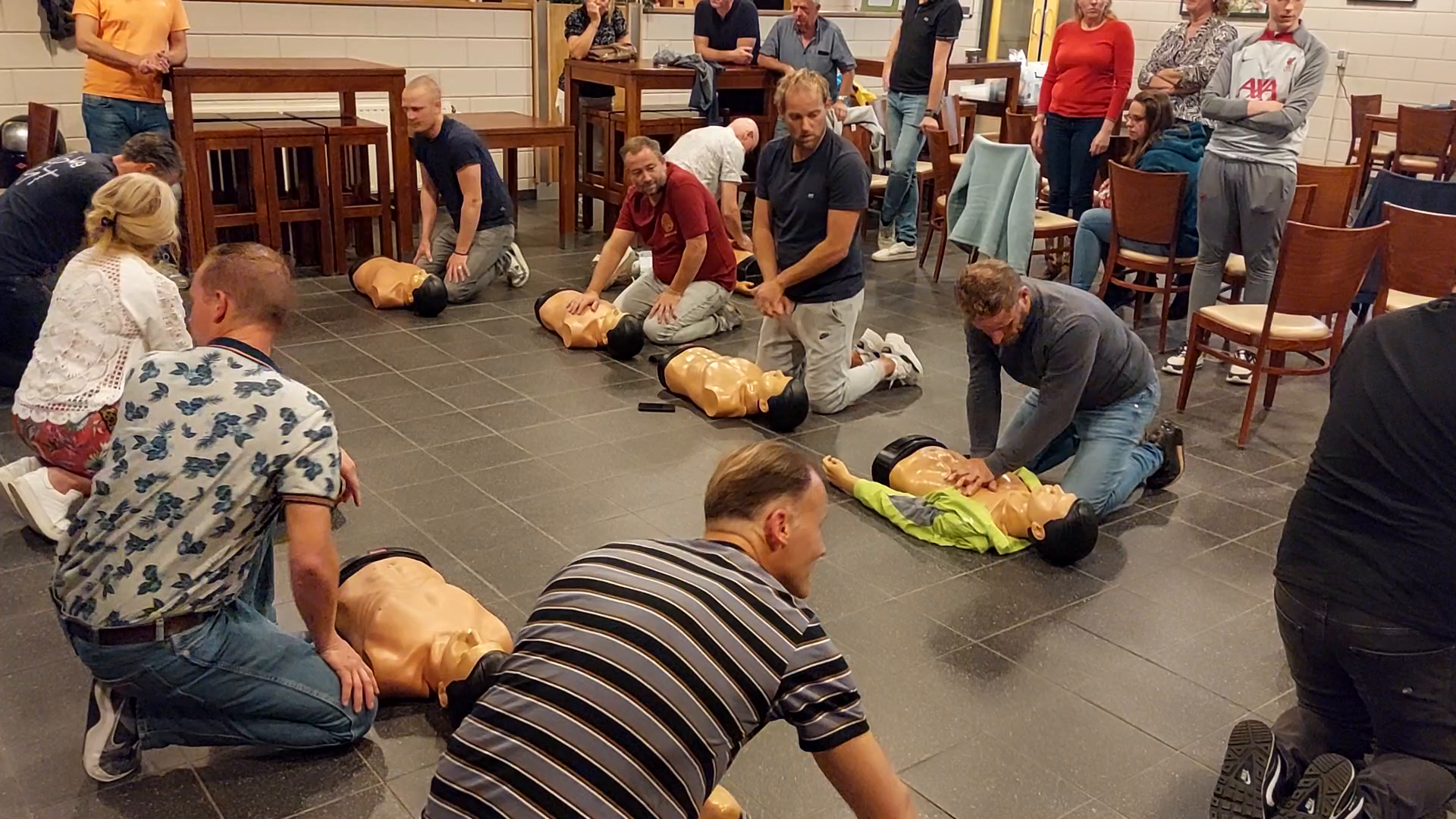Reanimatiecursus bij KMD: We Zijn Er Klaar Voor!