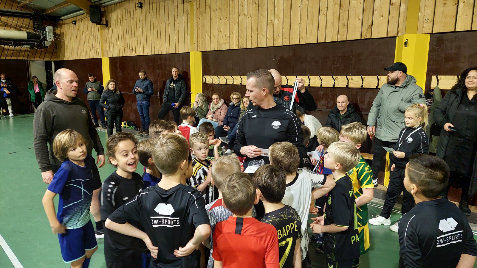 Zaalvoetbaltoernooi JO8