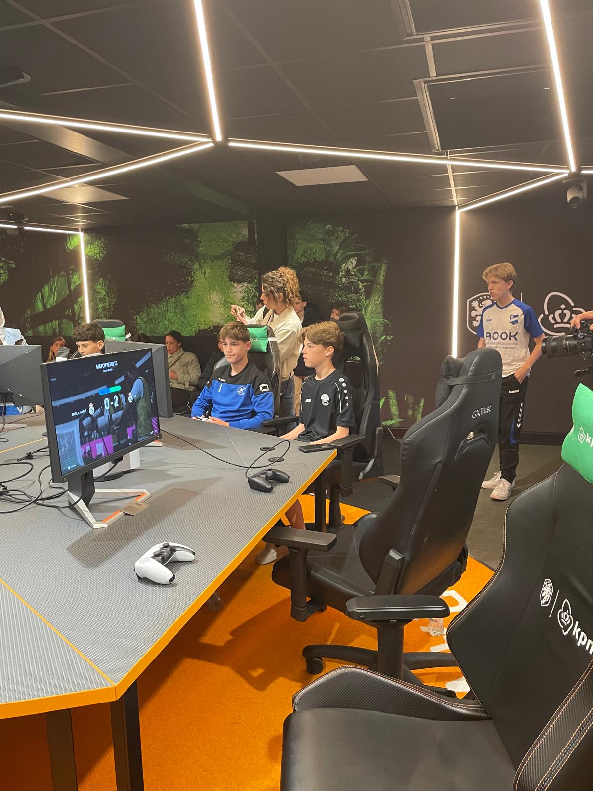 Igor Hoge vertegenwoordigt KMD met succes op landelijke FIFA-finaledag!